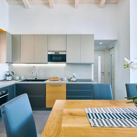 Rosi Aparthotel Laureana Cilento