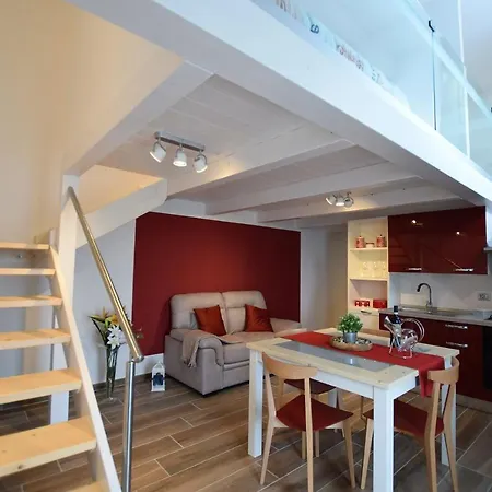 Rosi Aparthotel 3*